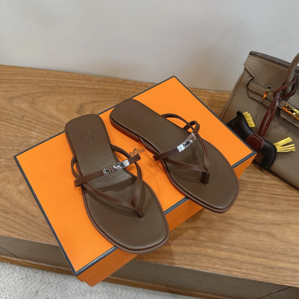New Kelly Buckle Flip-Flops 1026070202