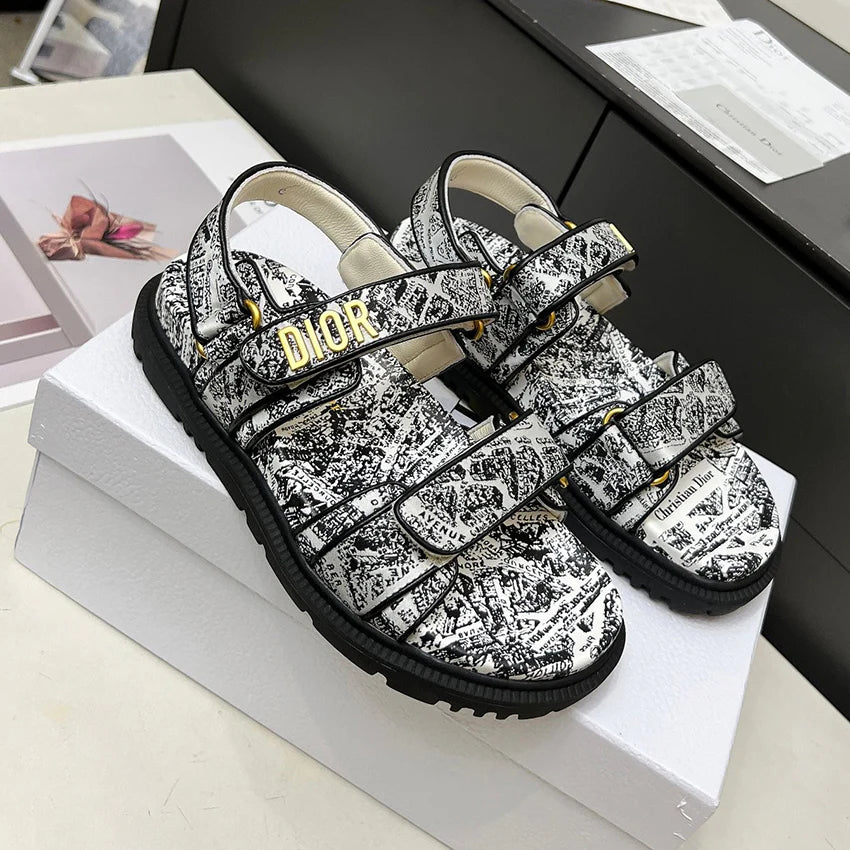 New Fashion Versatile Sandals 1024060518
