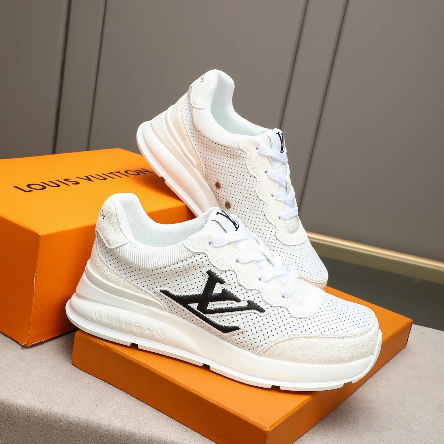 Leather mesh athletic shoes 1426012610
