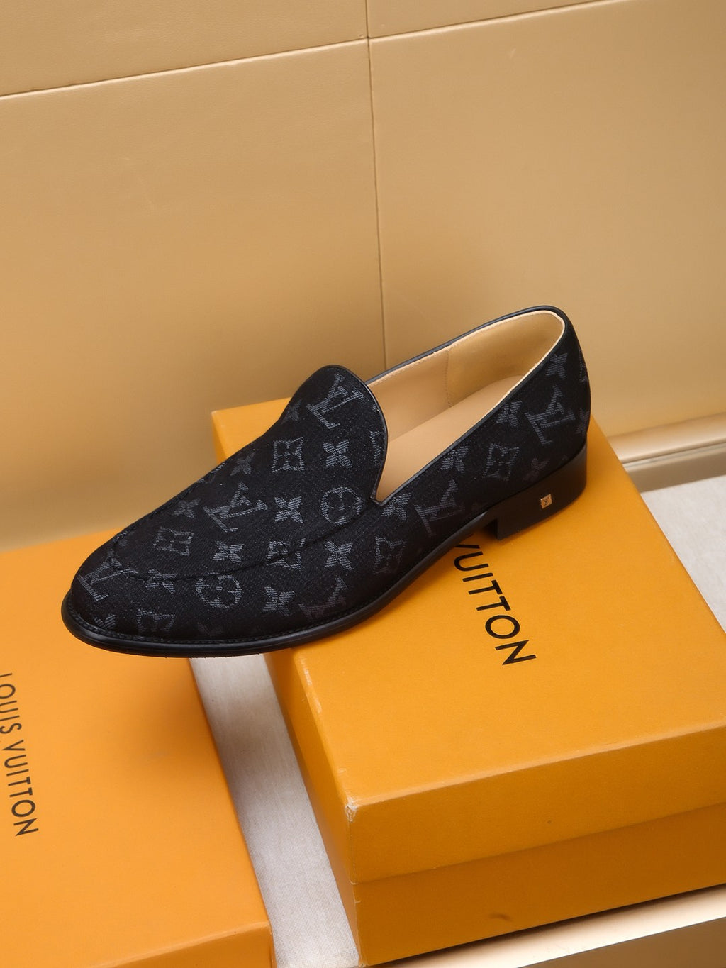 V Luxury Men's Classic Slip On Shoes 0425032502