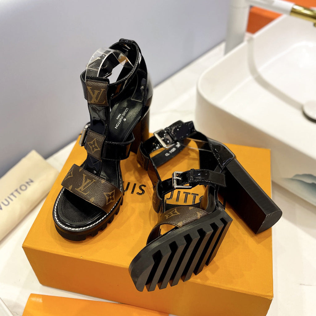 New fashion high heel sandals XC16052303