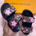 New V logo printed sandals fashion casual beach flip flops 0426022703