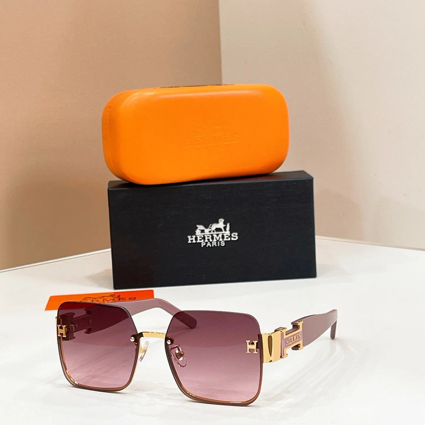 Stylish and Versatile Eyewear 1026042007