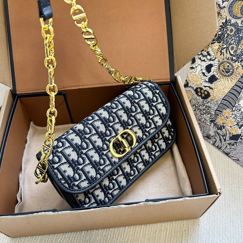 Enamel coated buckle bag XC0123071816