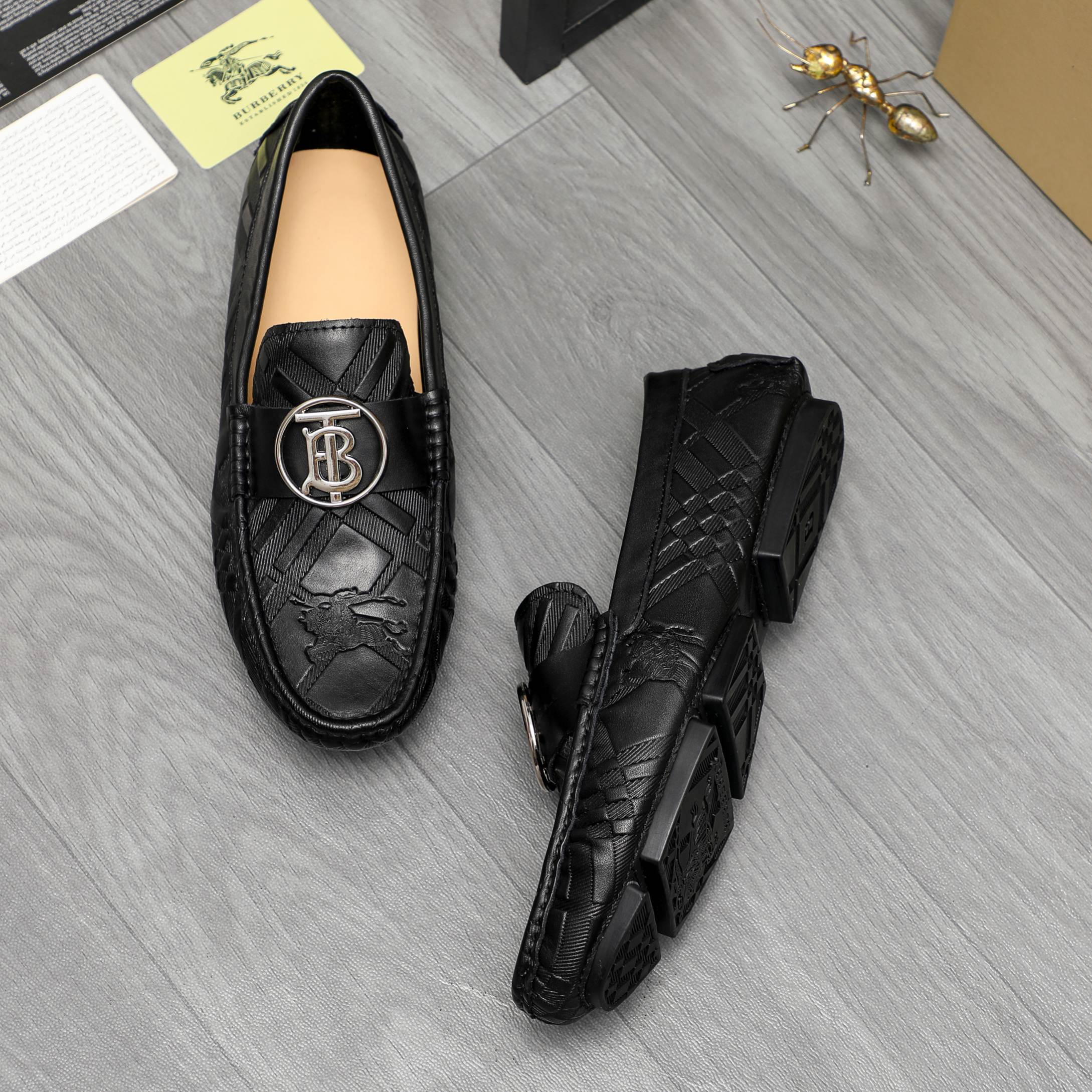 New fashion and versatile business loafers 1024040104