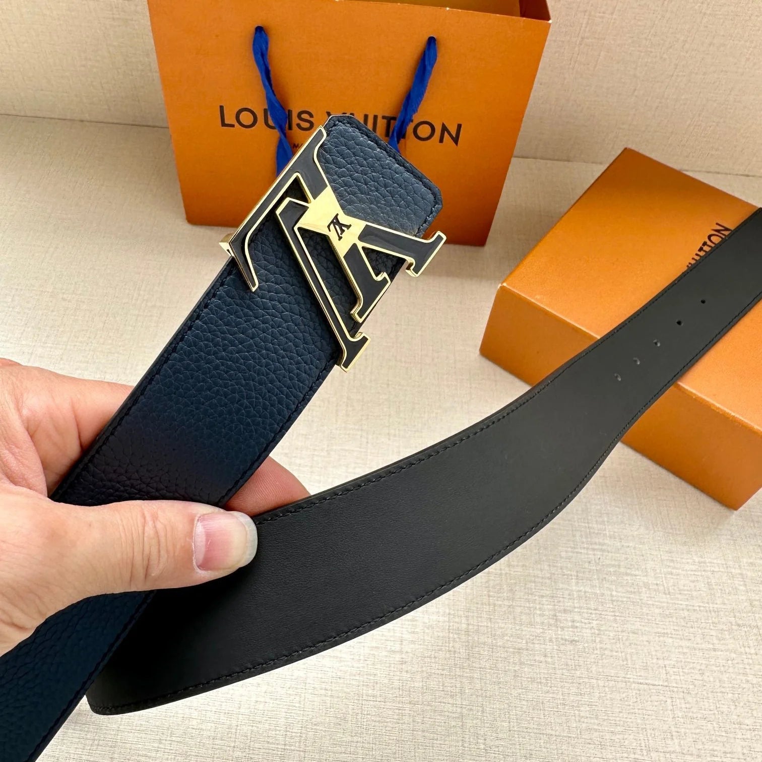 LV Luxury Genuine Leather Men’s Belt 1025010814