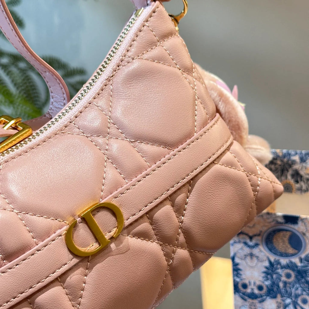 New Fashion Versatile Shoulder Bag 1024101201
