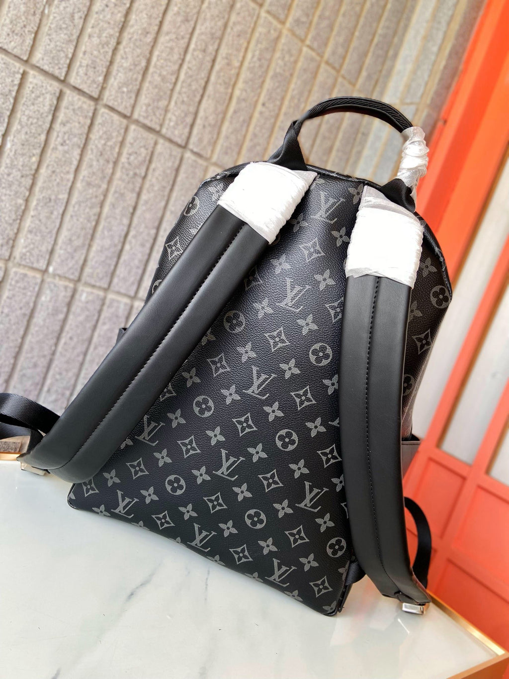 Luxury V Logo Classic RACER Backpack XC0425111904