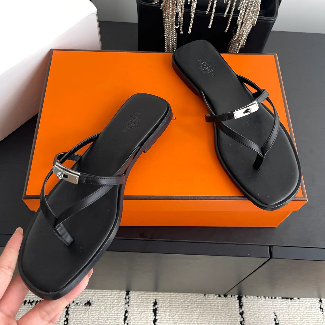 New Kelly Buckle Flip-Flops 1026070201