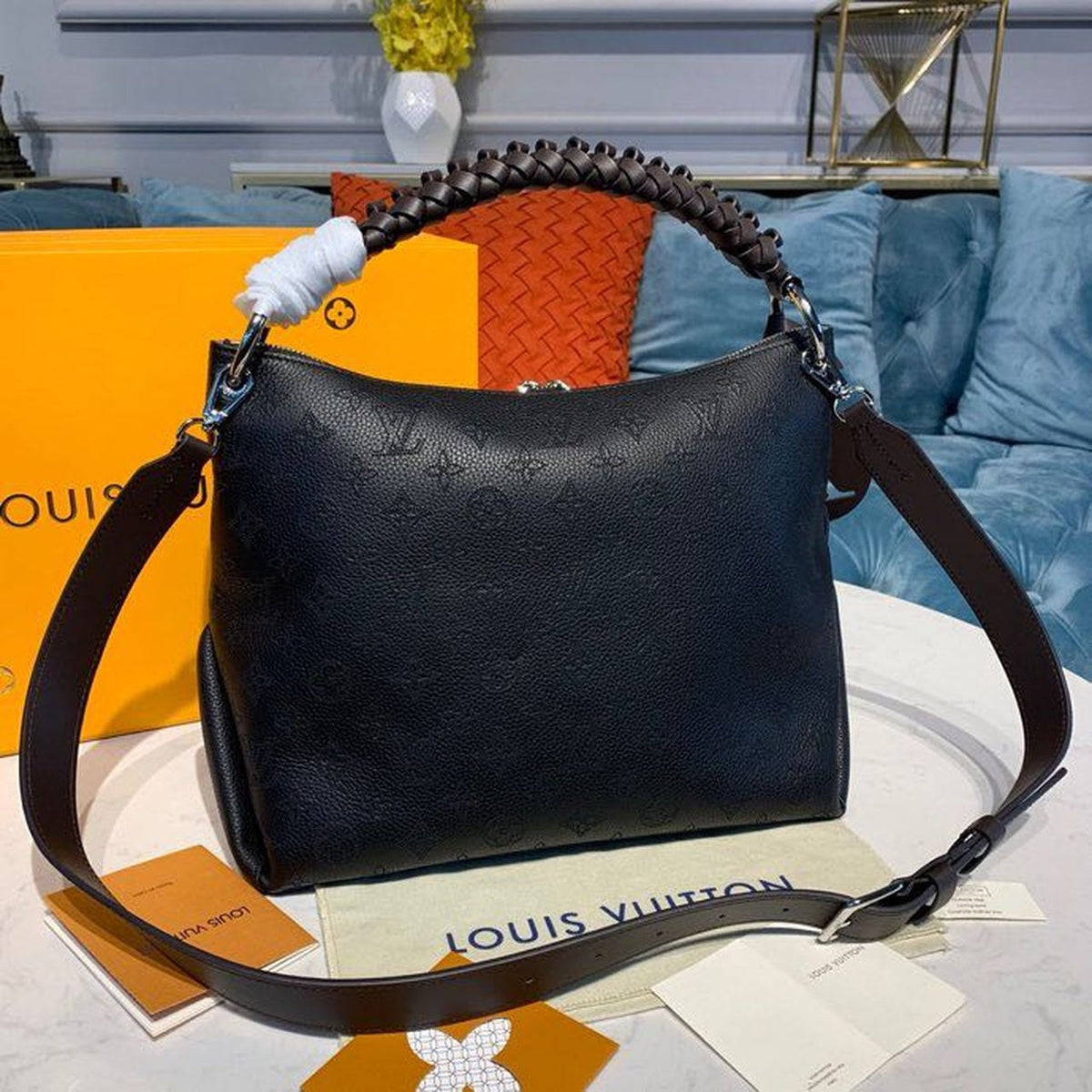VL Beaubourg Hobo MM Black For Women 0425022504