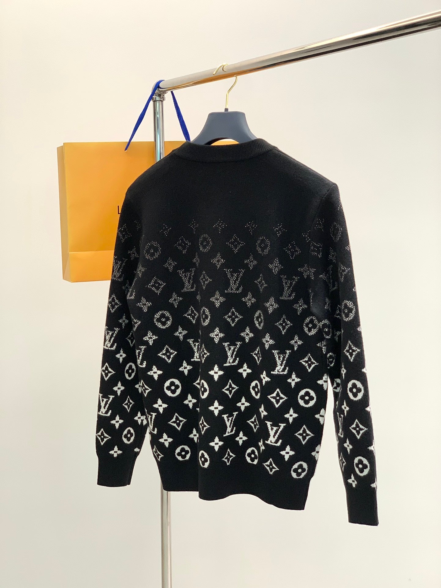 24 New Letter Gradient Color Fashion Casual Round Neck Long Sleeve Knitted Sweater PD0424101410