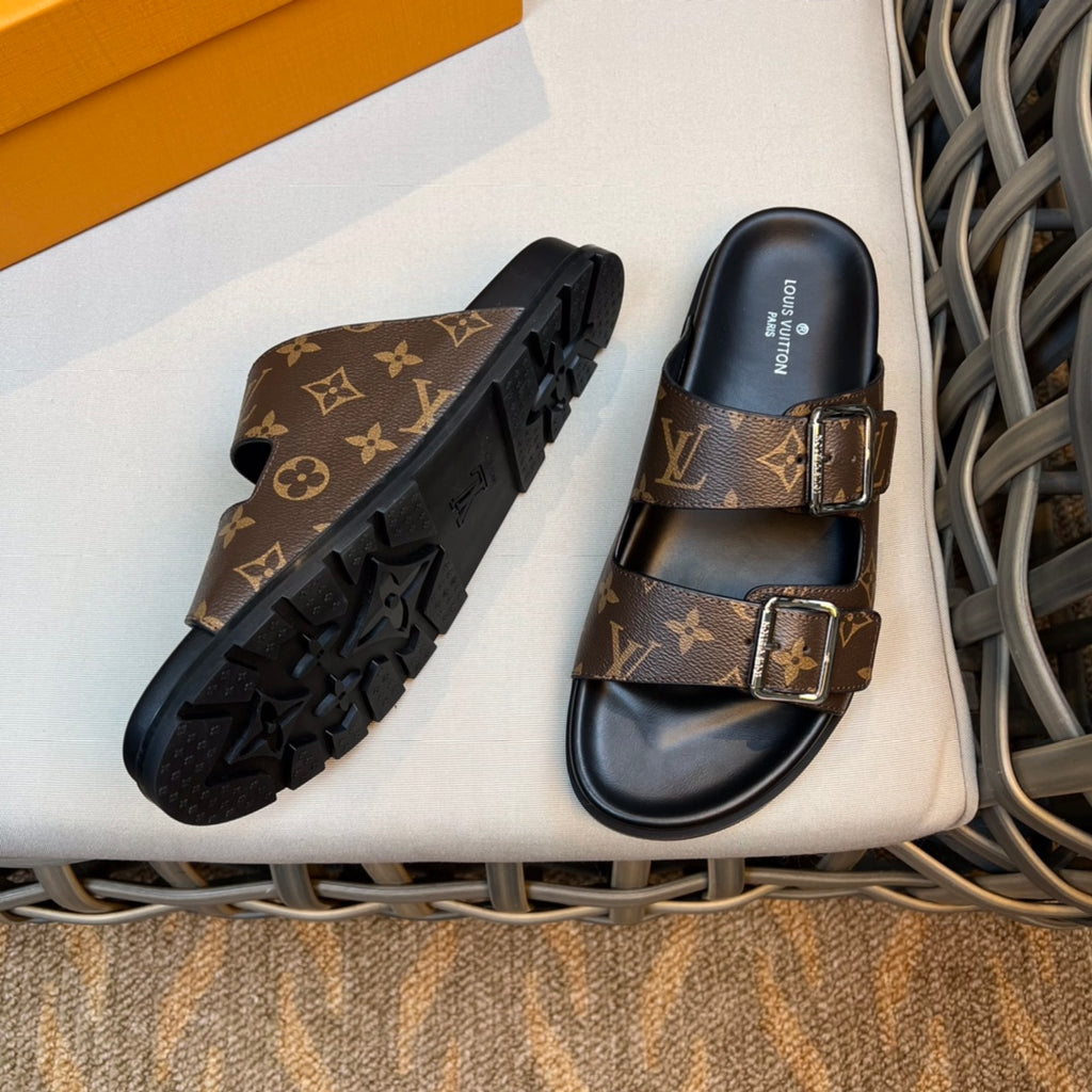 26 Men's Classic V logo Print Slippers XC0424052906