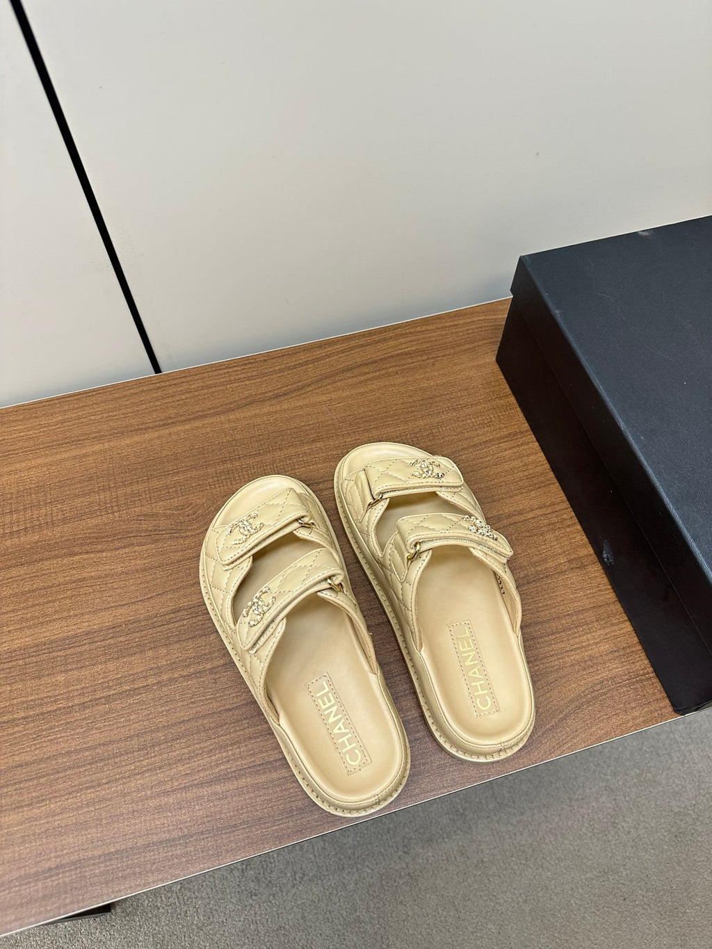 CL 24 New Fashion Beach Sandals XC0424031815