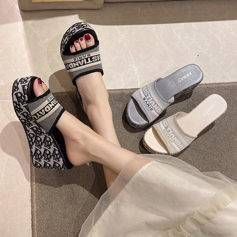 Fashion New Embroidered Sandals PF01060214