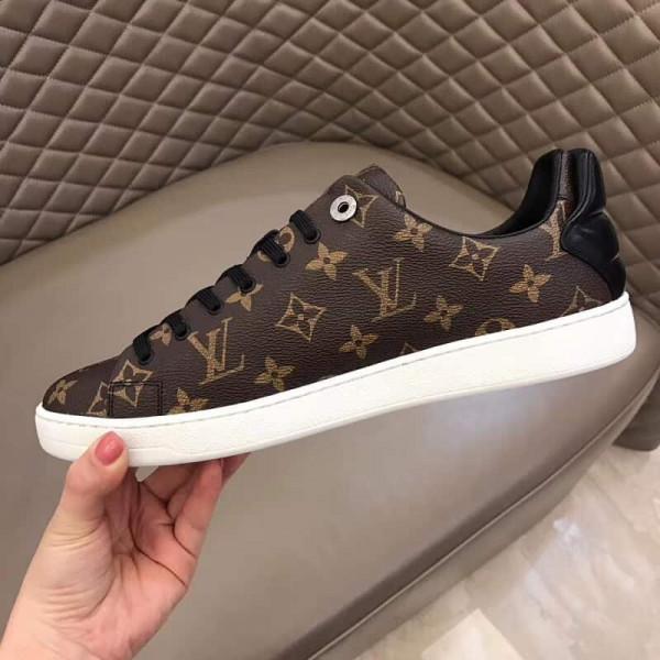 Dark brown handmade L skate shoes