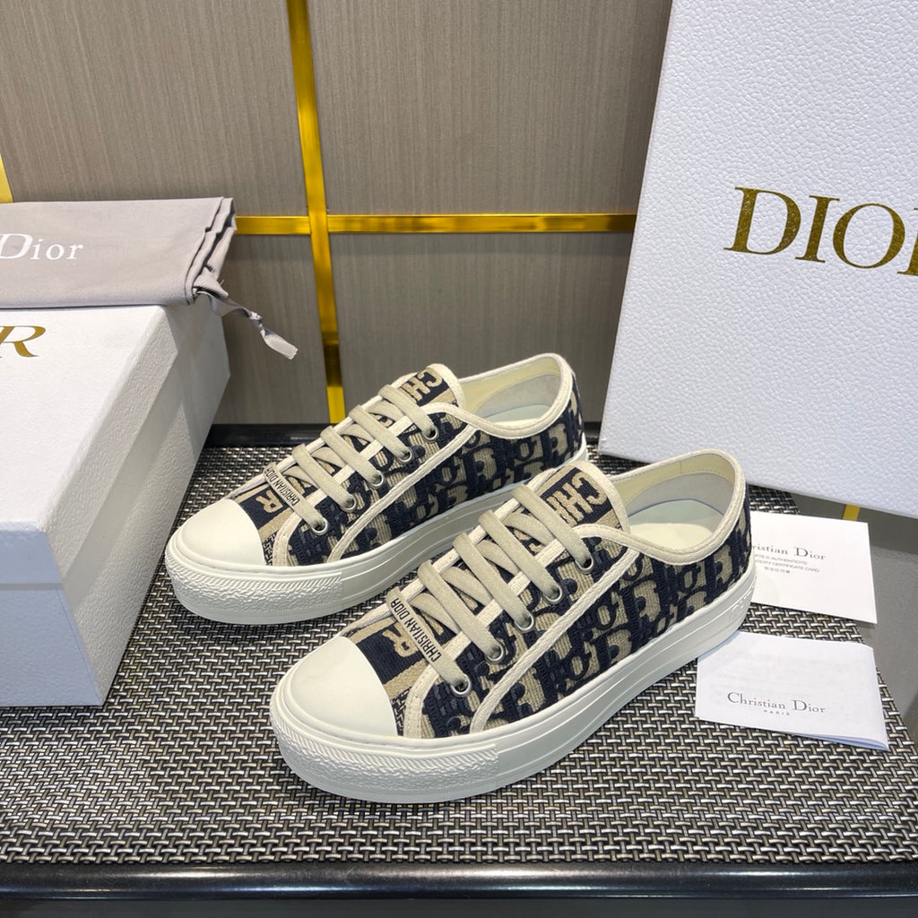 Low Top Classic Shoes XC0123072801