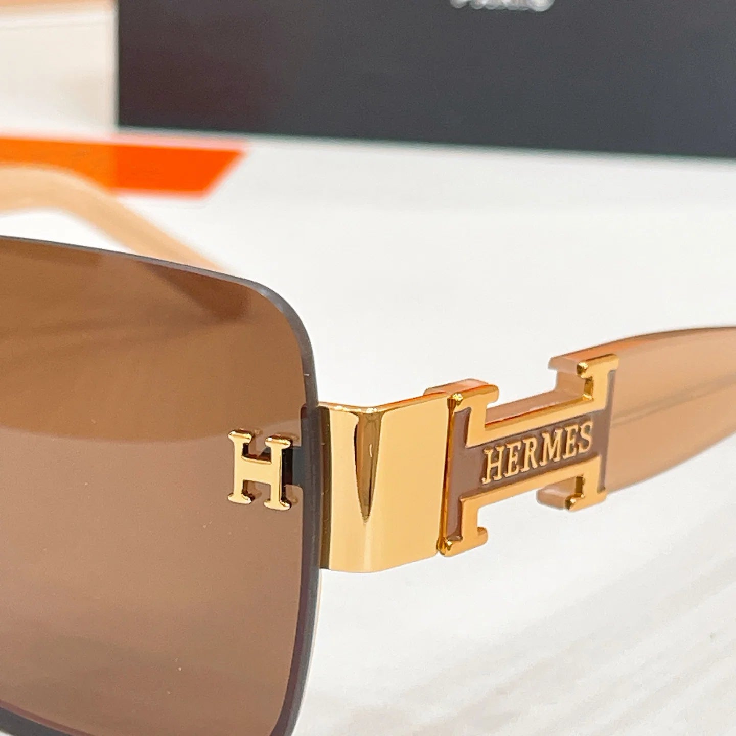 Stylish and Versatile Eyewear 1026042007