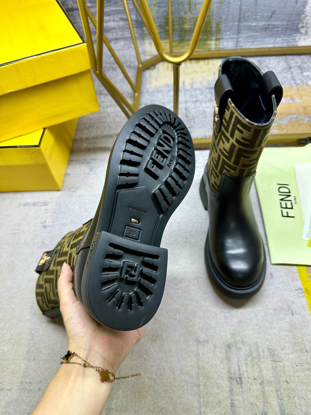 24 New Fall and Winter Fashion Women's Boots 0424090215