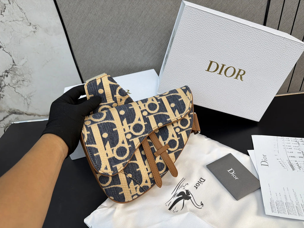 DI 26ss Crossbody bag CWT1326082107