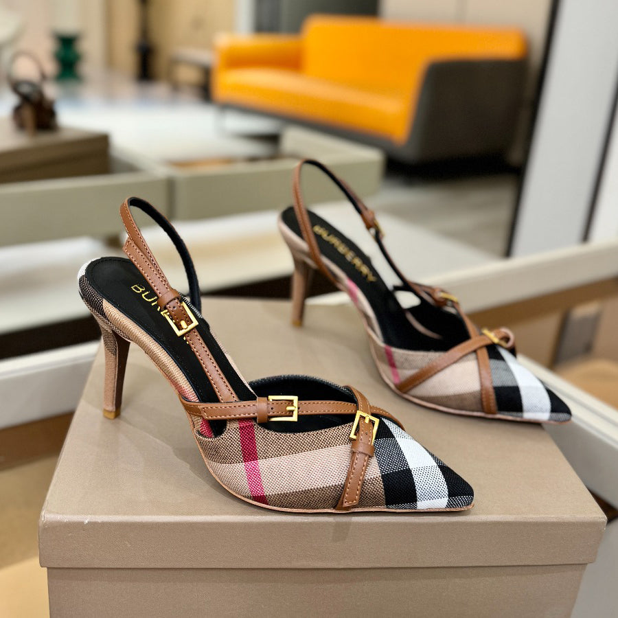 26 New fashion and versatile women's heels sandals XC0426032506