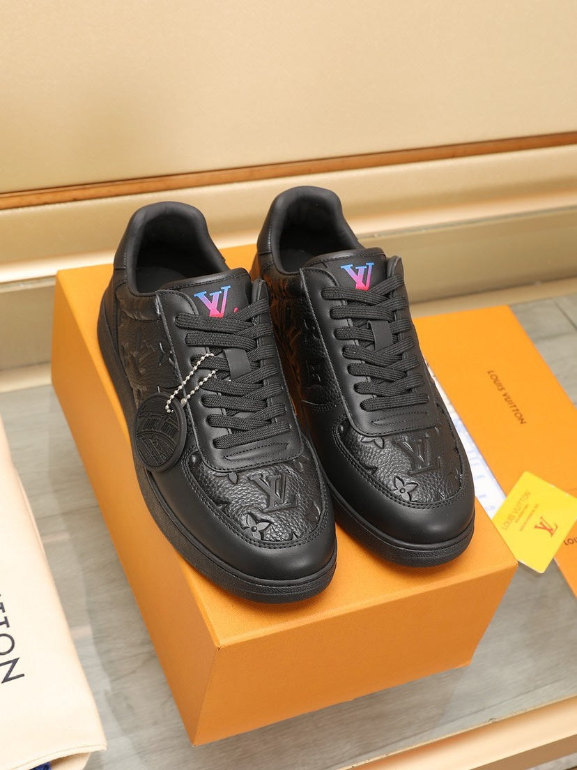 24 New Luxury V Sneakers 0424083007