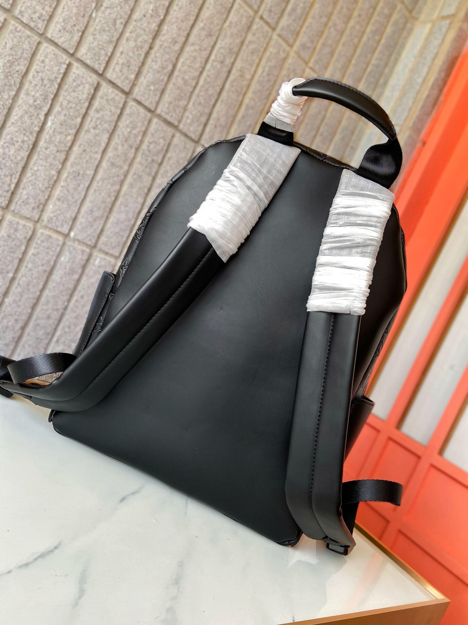 Luxury V Logo Classic RACER Backpack XC0425111903