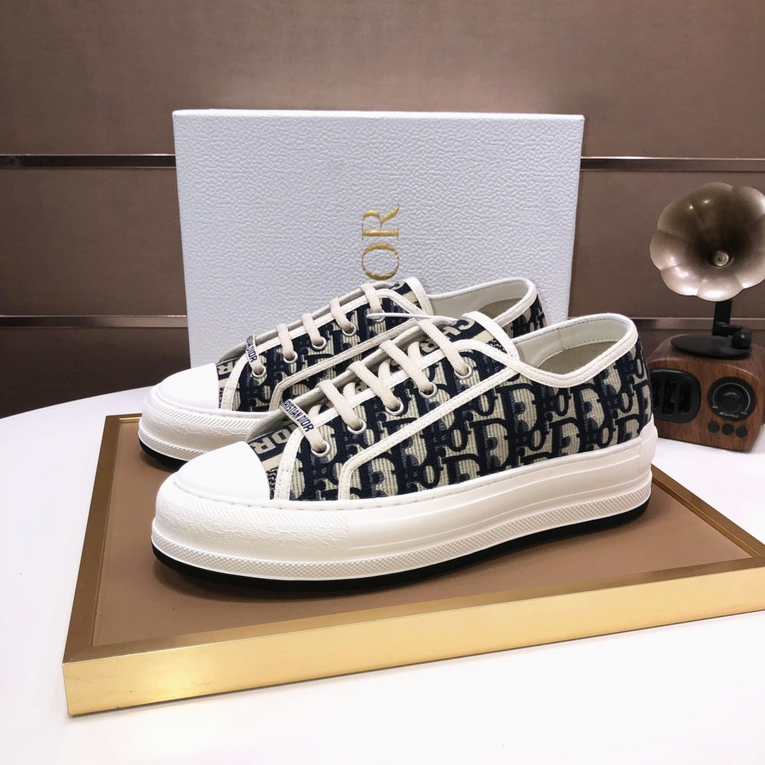 Embroidered Women's Canvas Shoes XC0823080802