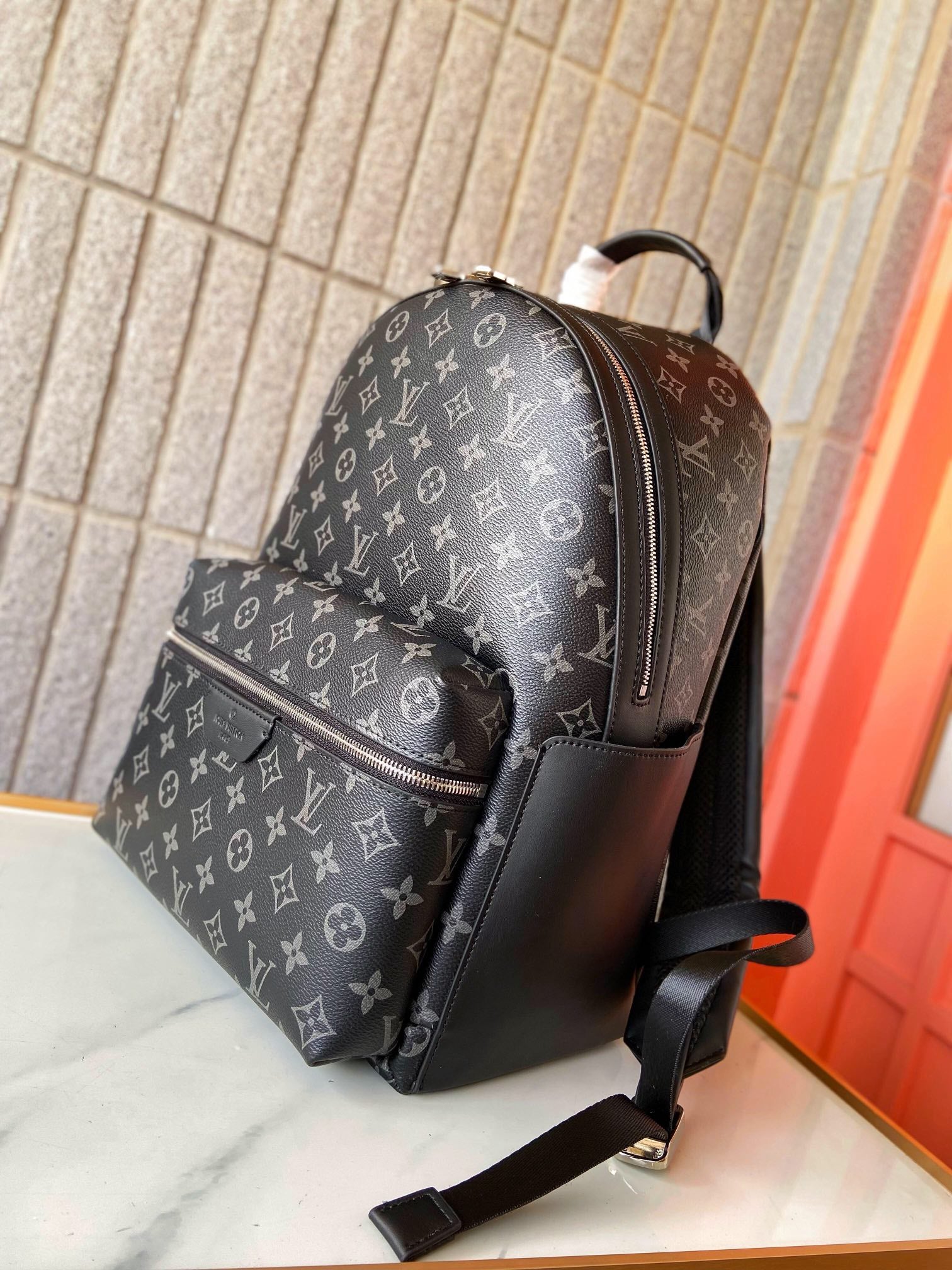Luxury V Logo Classic RACER Backpack XC0425111904