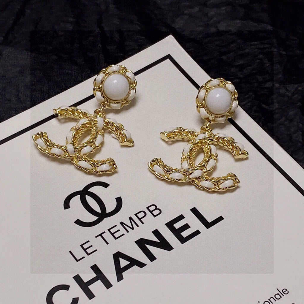 New fashionable and versatile earrings 1024072910