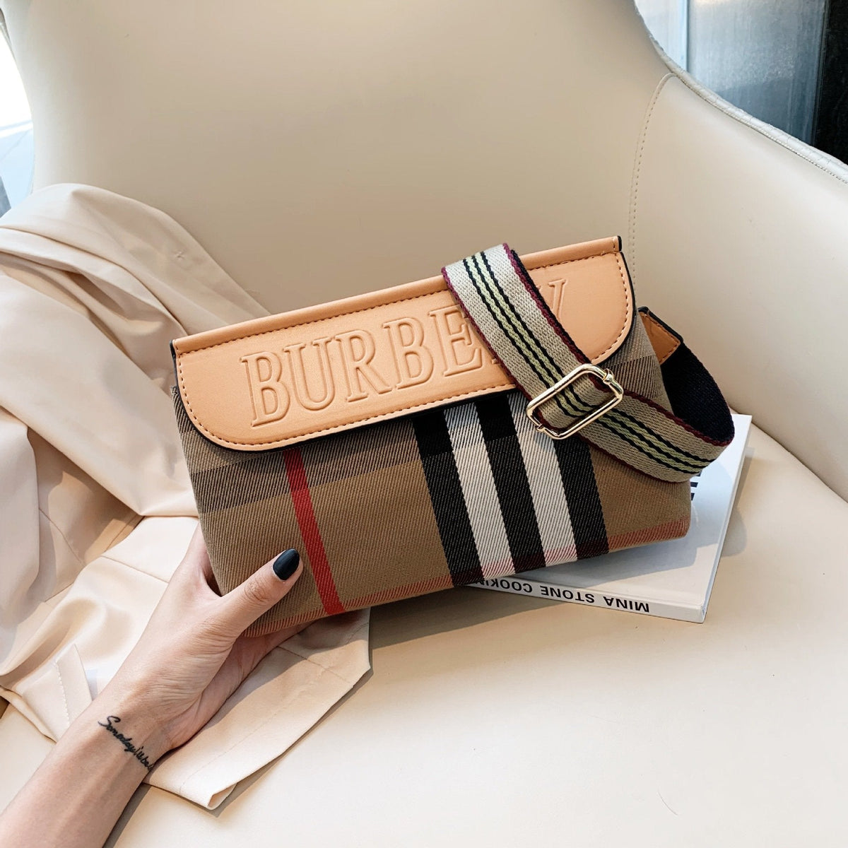 New Fashionable Contrasting Casual Women's Bag 1023121802