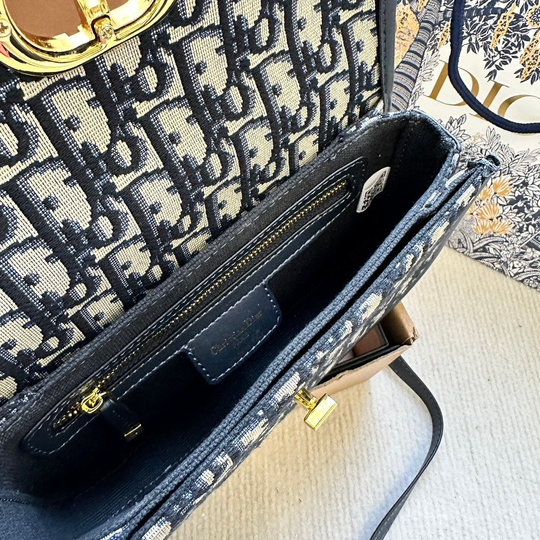Enamel coated buckle bag XC0123071816