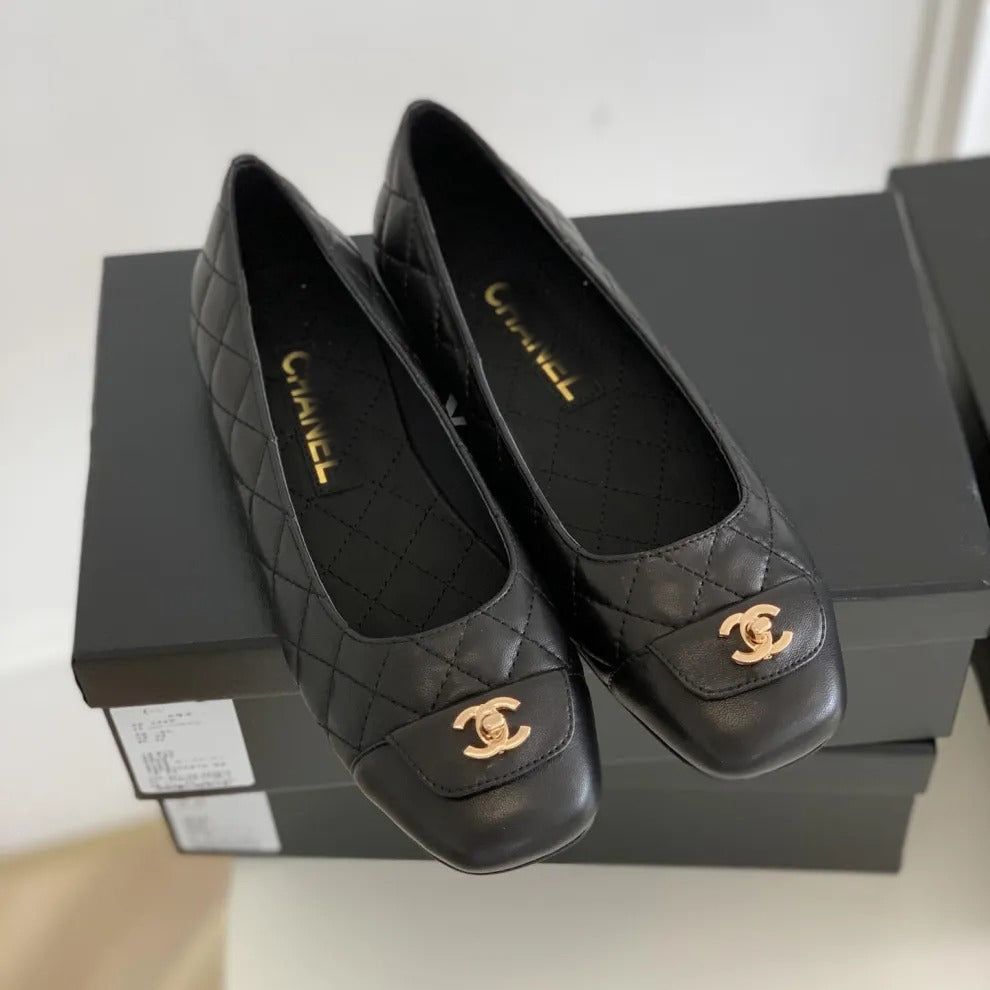 New Diamond Pattern Smooth Leather Espadrilles With Gold Metal Double C