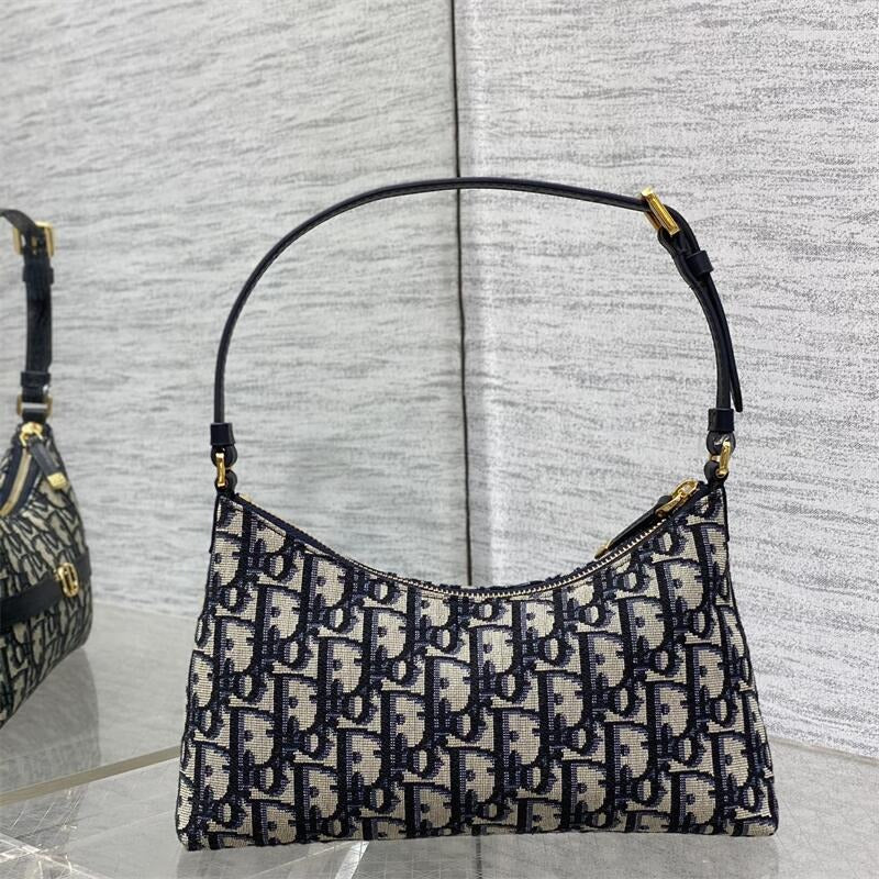 MD 30 Montaigne Mini Hobo Bag