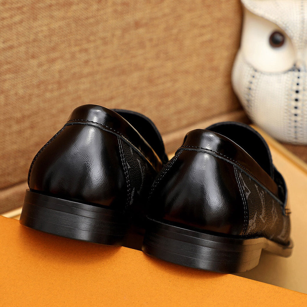 Black vintage men's leather formal shoes