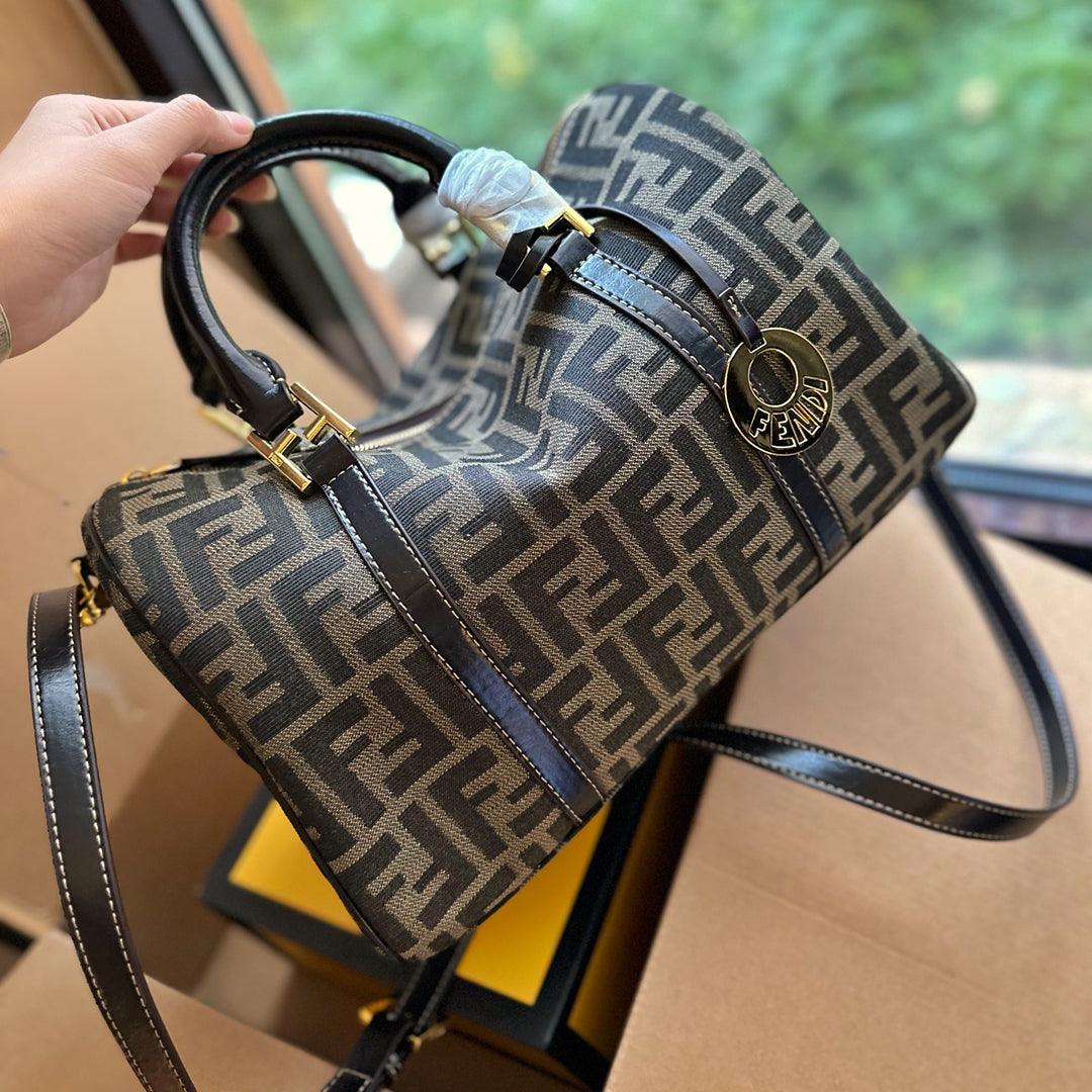 Classic retro versatile bag CWT1023092221