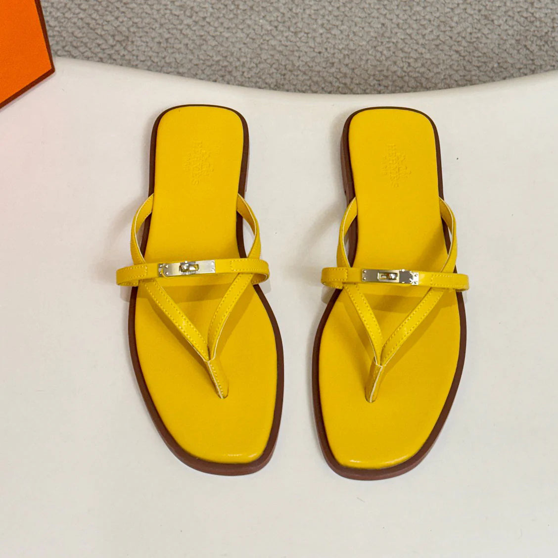 New Kelly Buckle Flip-Flops 1026070204