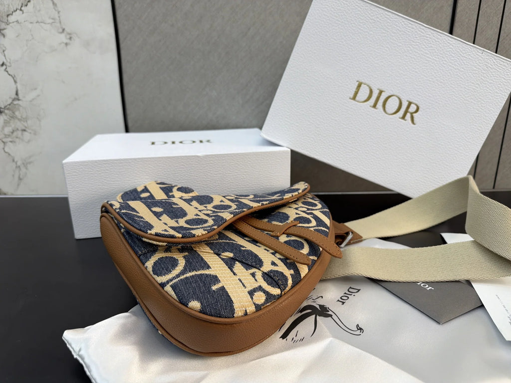 DI 26ss Crossbody bag CWT1326082107