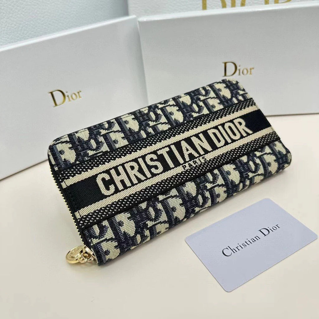 New Fashion Versatile Handbag 1024011508