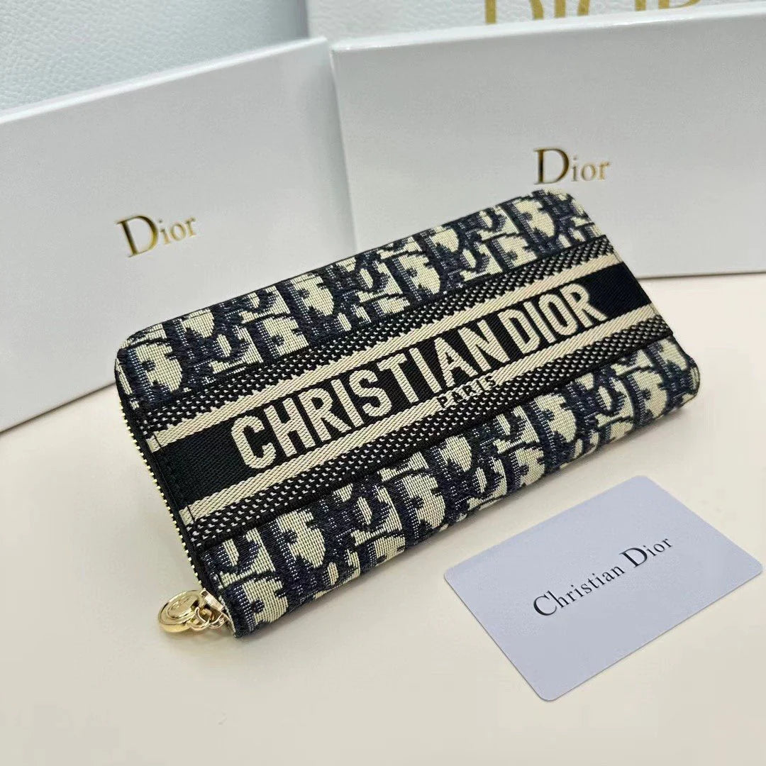 New Fashion Versatile Handbag 1024011508