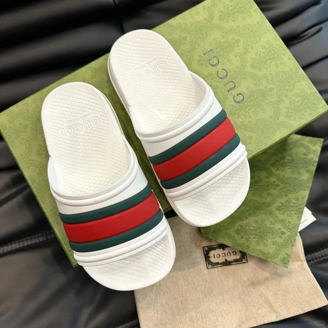 New fashionable and versatile men's slippers　1024072526