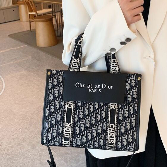 New Versatile Fashion Commuter Shoulder Bag PD10062919