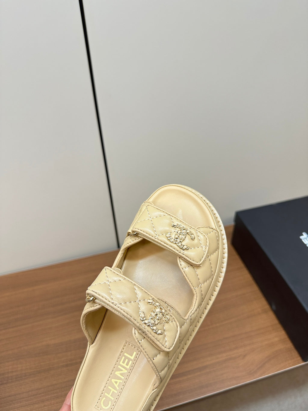 CL 24 New Fashion Beach Sandals XC0424031815
