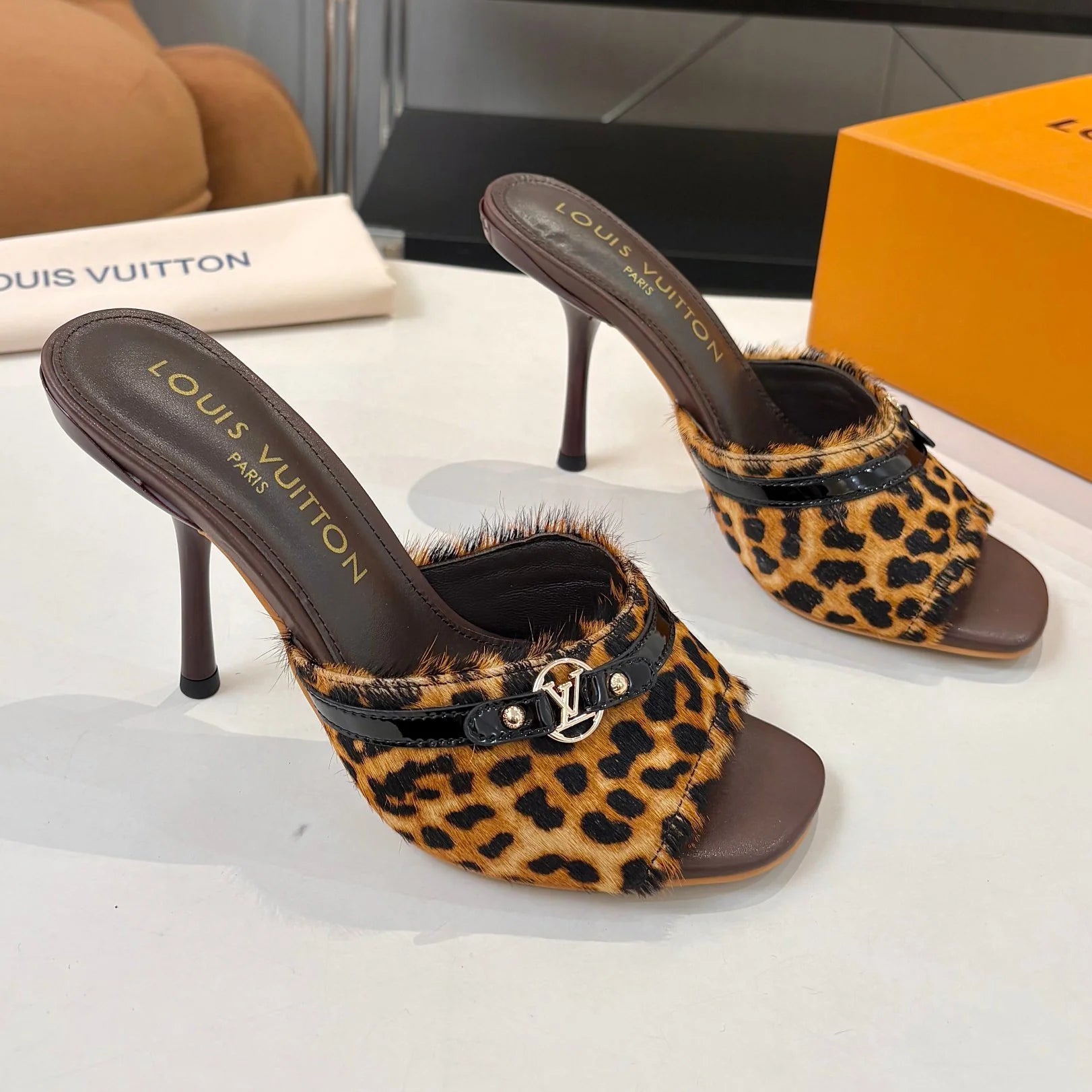 New Leopard-Print High-Heeled Sandals 1026070209