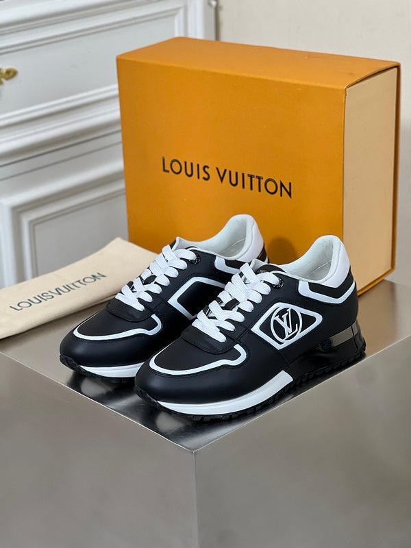 24 New Luxury V Sneakers 0424082901