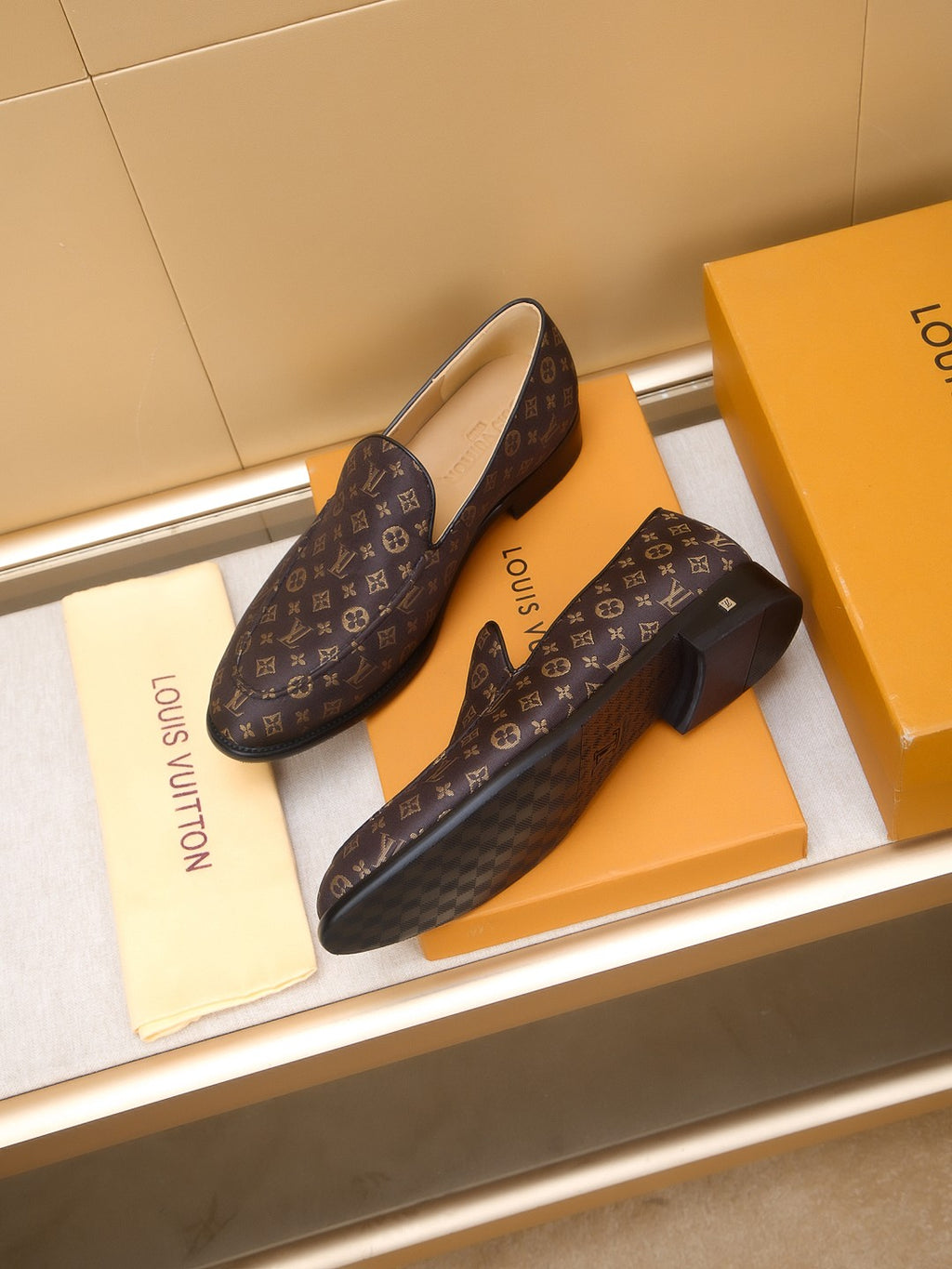 V Luxury Men's Classic Slip On Shoes 0425032501