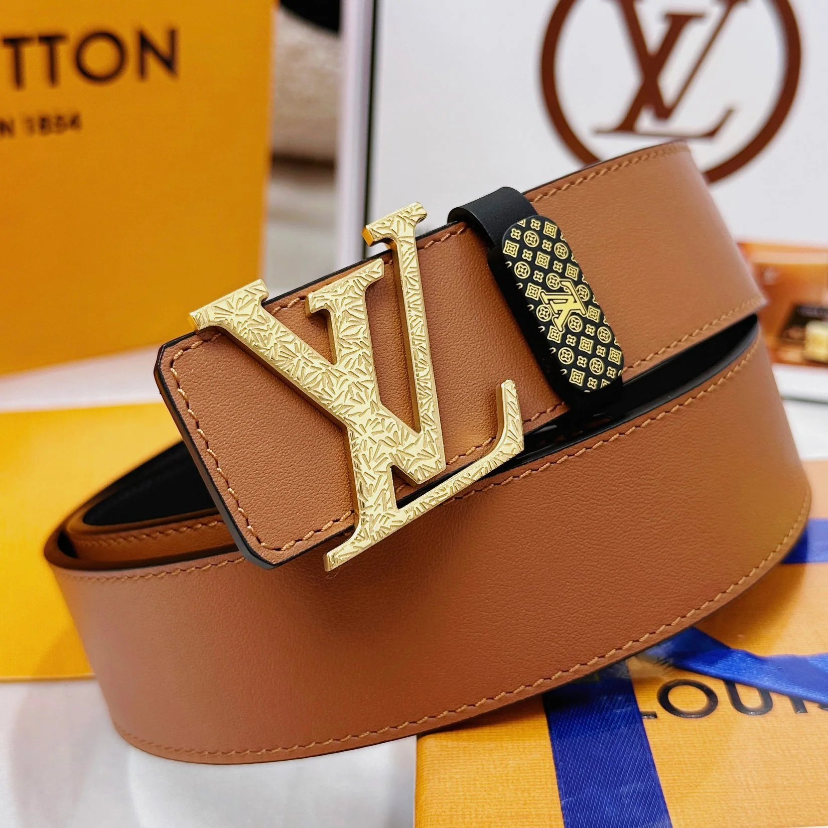 Lv Luxury Genuine Leather Men’s Belt 1025010738