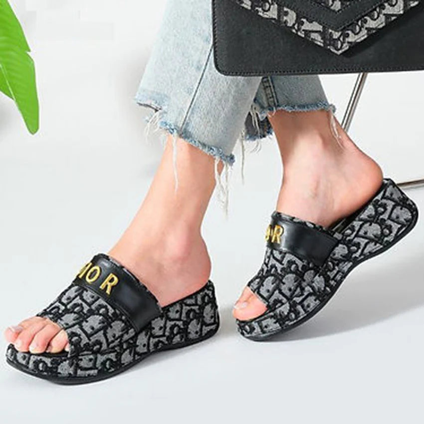Classic vintage thick sole sandals 1024061829