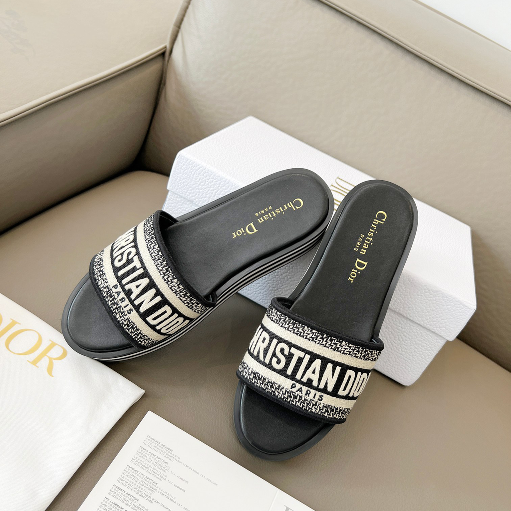 New D Logo Handmade Fashion Women's SlippersXC052025042801