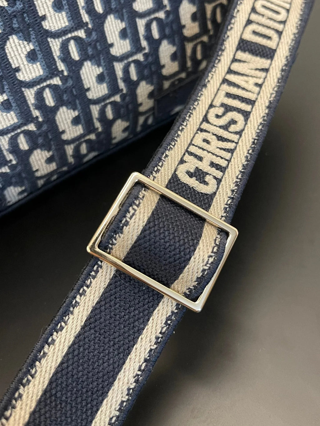 MEDIUM 28 CDCAMP BAG IN BLUE OBLIQUE EMBROIDERY