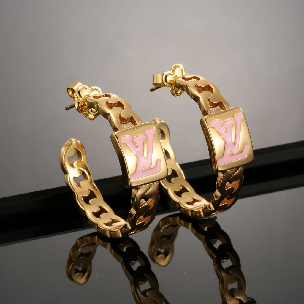 Classic and versatile stud earrings 1025110320